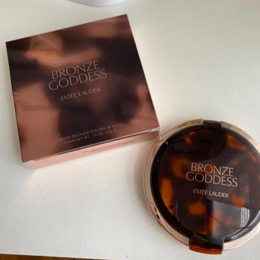 NWT Full Size Bronze Face Powder Medium Deep 03